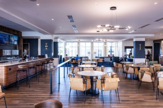 The dining area in the lobby.