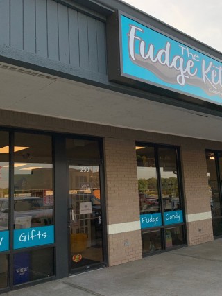 The Fudge Kettle, Front of Building- Avon