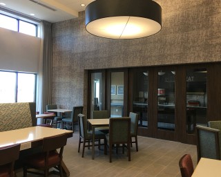 Hampton Inn and Suites by Hilton Avon Dining Room