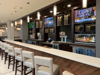 Embassy Suites - Hotel Bar