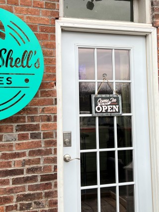 Momma Shell's Plainfield, Indiana