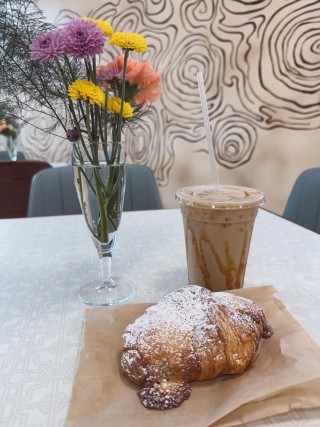 Roots Market + Eatery_Coffee