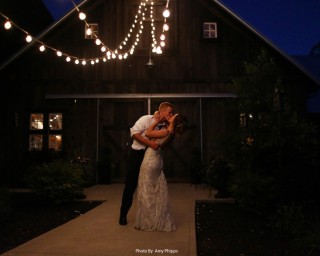 Amy Phipps Photography - Outdoor Wedding Photos at Barn