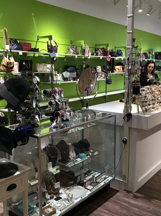 Simply Chic in Plainfield, Indiana - Accessories