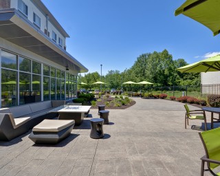 SpringHill Suites - Outdoor Seating