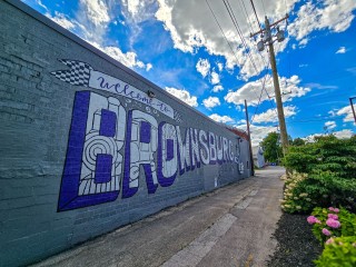 The alley outside the Browny.